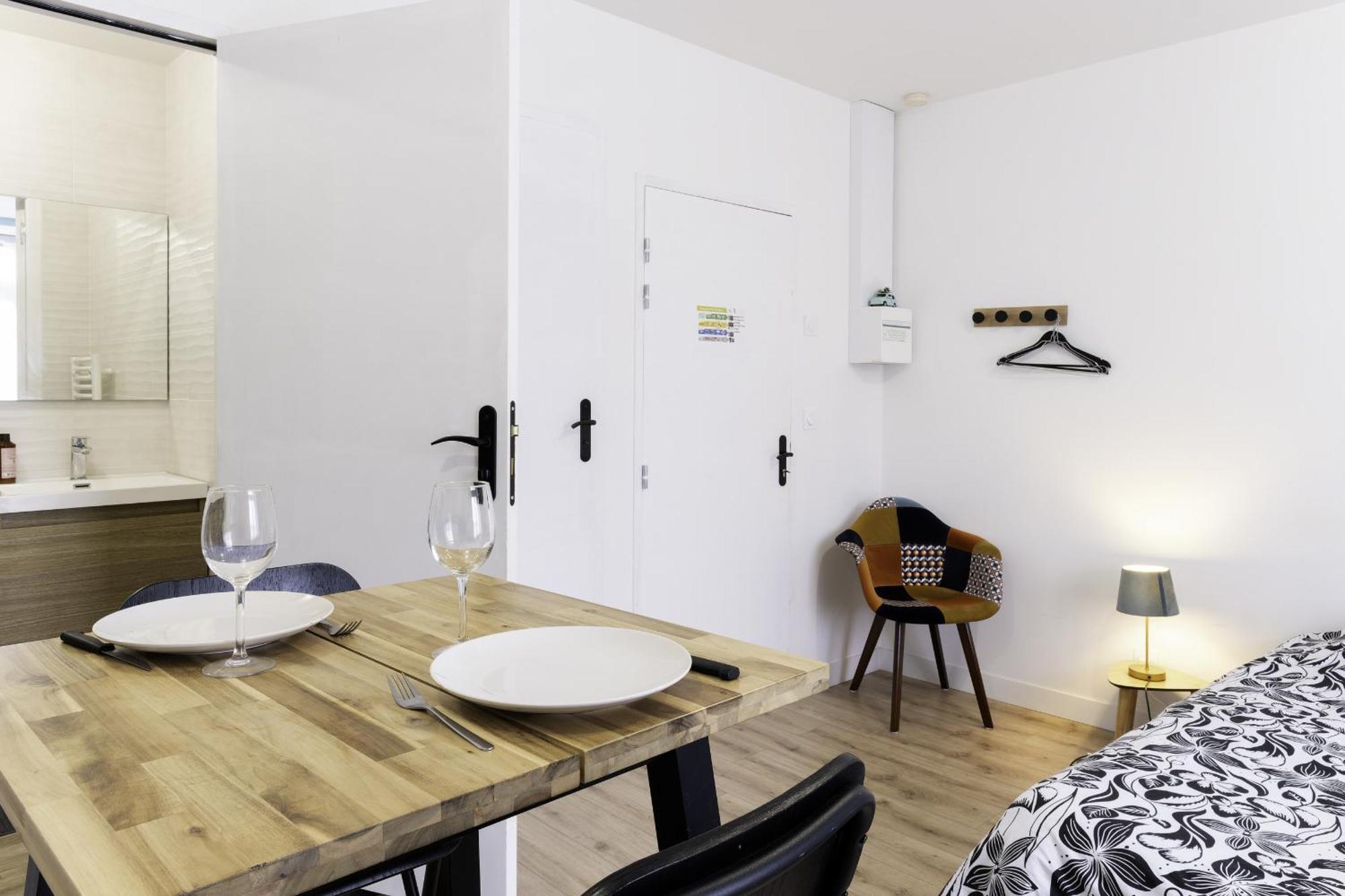 Segre Centre ✰ Studio ✰ 24M² ✰ Cuisne ✰ Wifi ✰ Tout Neuf! Exteriör bild